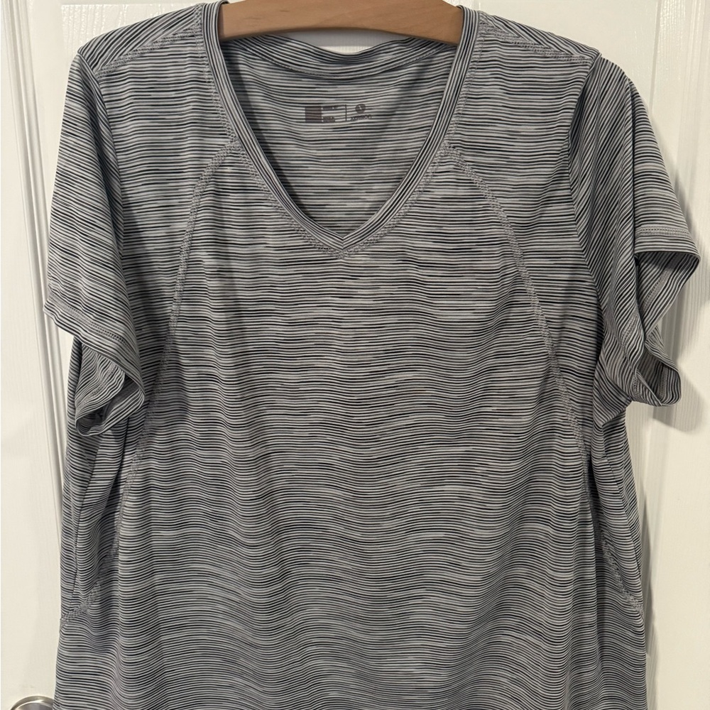 Xersion black and white Striped Women's workout Top